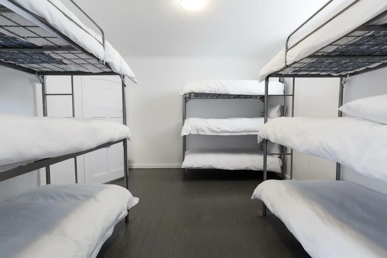 Ds Backpackers In Green Point Hostel