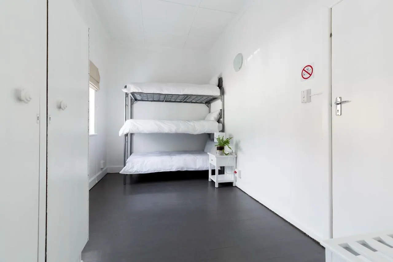 Ds Backpackers In Green Point Hostel